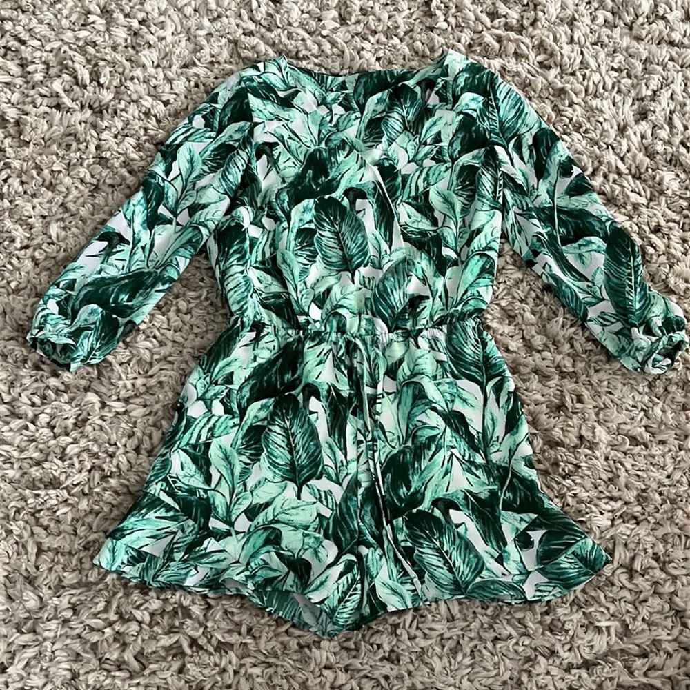 Cute Palm Short Jumper!